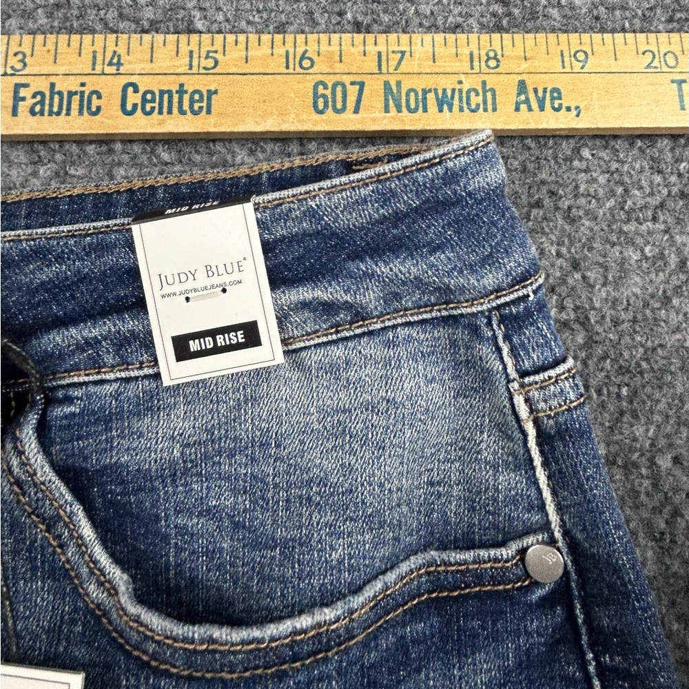 Judy Blue Mid Rise Denim Shorts Womens Size 3X NWT - Picture 6 of 10
